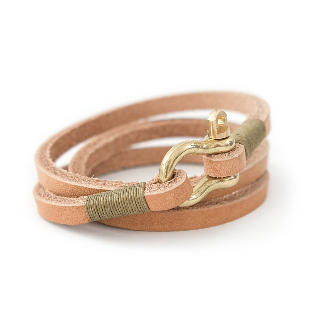 UDO | Wickellederarmband mit Schäkel [natur]
