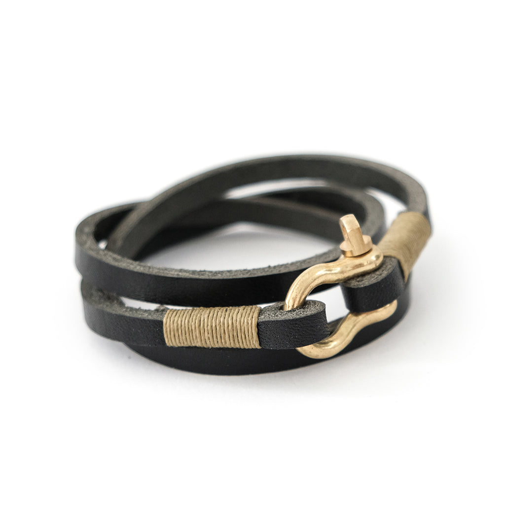 UDO | Wickellederarmband mit Schäkel [black]