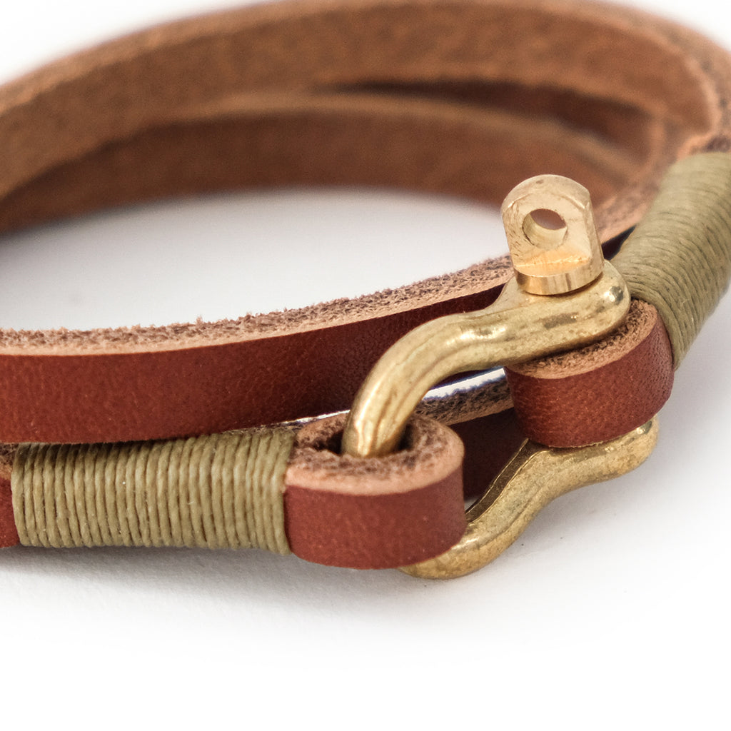 UDO | Wickellederarmband mit Schäkel [natur]