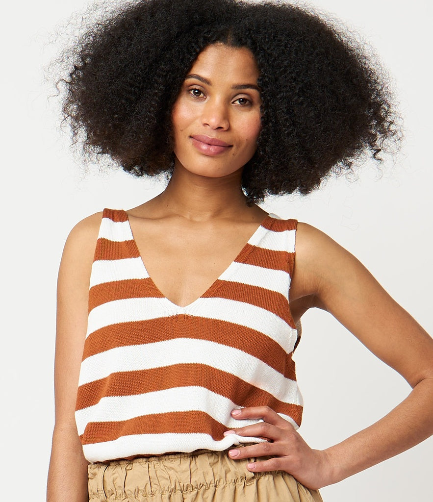 WOMEN´S GESTRICKTES TOP | RELAXED FIT [whtcaramel]