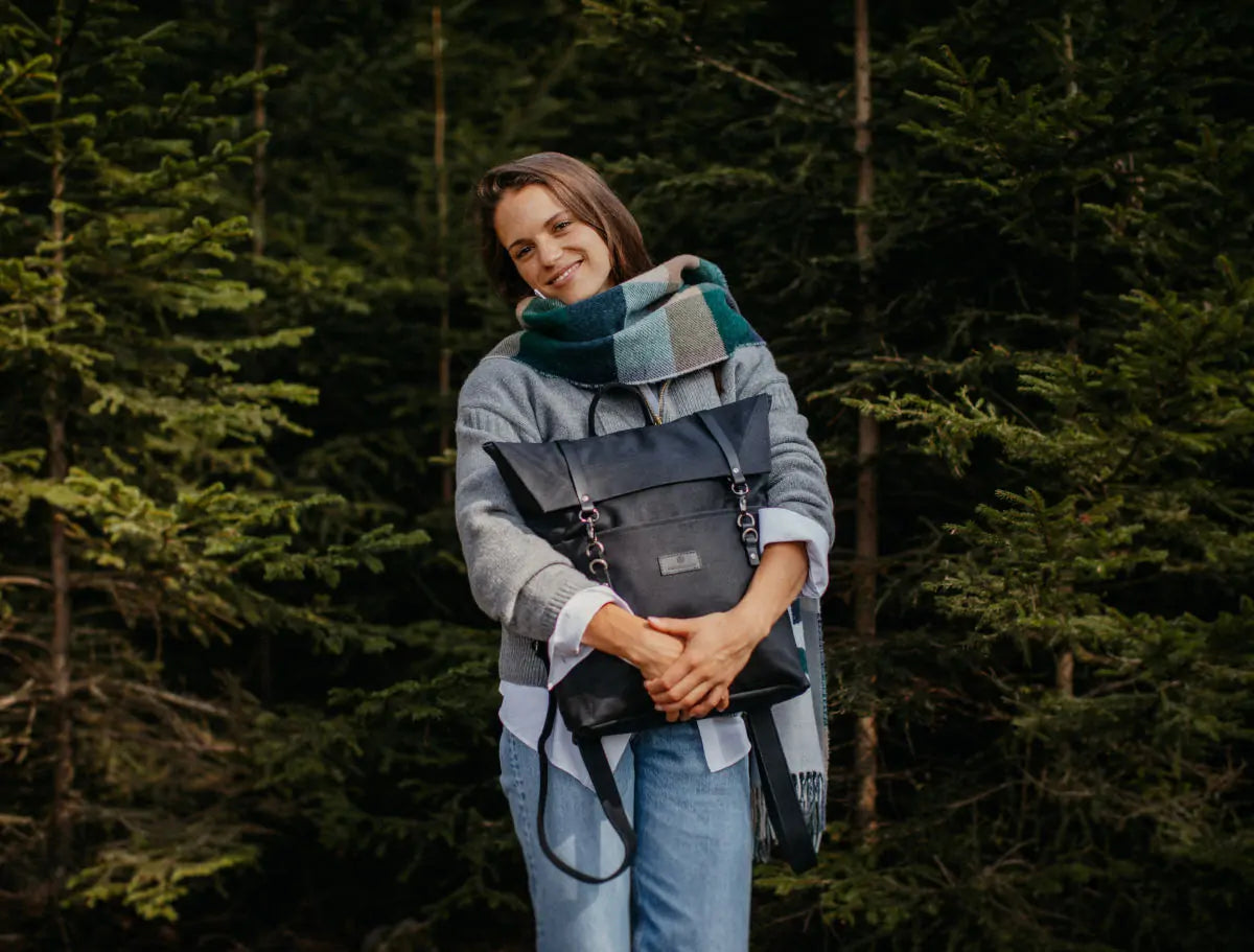 JONTE aus Canvas [black]